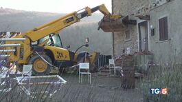 Assalta casa con ruspa proprietario lo uccide thumbnail