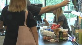 Rallenta l'inflazione, aiuti ai più poveri thumbnail