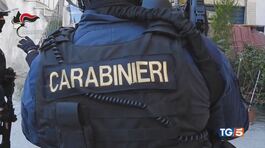 Droga e vestiario gli affari del clan thumbnail