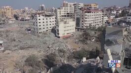 Razzi contro Israele, a Gaza guerra e fame thumbnail