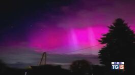 Lo spettacolo naturale dell'aurora boreale thumbnail