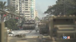 Raid su Gaza City. Ostaggi, si tratta thumbnail