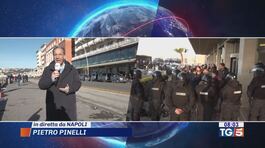 Napoli: guerriglia fra tifosi thumbnail