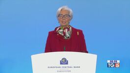 La Bce alza i tassi Caos pensioni Francia thumbnail
