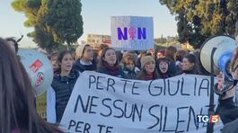 L'urlo delle piazze, ma dov'è Kimberly? thumbnail