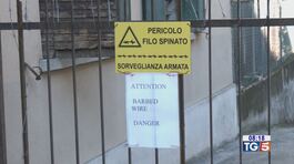 Quartieri a rischio, abitanti si blindano thumbnail