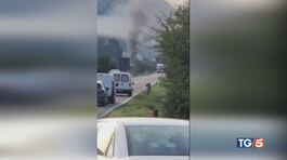 Assalto a portavalori spari e auto in fiamme thumbnail