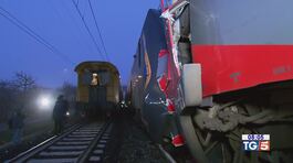 Scontro fra treni, paura e contusi thumbnail