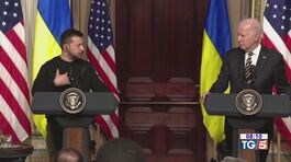 Attacco nella notte Missili su Kiev thumbnail