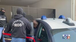 Spesa e pizzini per l'amante del boss thumbnail