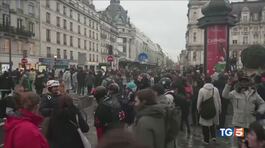 Riforma pensioni, nuovi duri scontri in Francia thumbnail