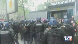 1 maggio in Francia scontri e feriti thumbnail