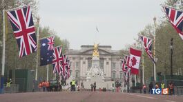 Uk, vigilia febbrile per l'incoronazione thumbnail