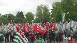 I sindacati in piazza "Per un paese diverso" thumbnail