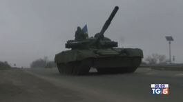 Bombe e razzi su Kiev Zelensky: ora più forti thumbnail