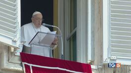 Il Papa ringrazia tutti e prega per i naufraghi thumbnail