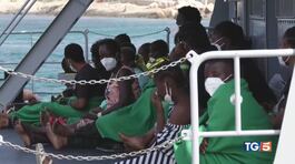 Migranti, altri sbarchi Meloni domani a Tunisi thumbnail