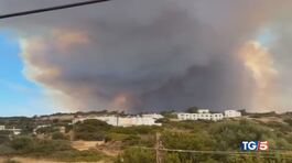 Grecia, Rodi e Corfù avvolte dalle fiamme thumbnail