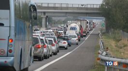 Tutti in viaggio verso il mare e la montagna thumbnail