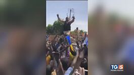 Caos totale in Niger Violenze e ultimatum thumbnail
