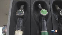 Benzina senza  freni "Ridurre le accise" thumbnail