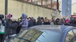 Odissea passaporti, tutti in coda thumbnail