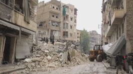 Siria, crollato anche quel poco che resisteva thumbnail