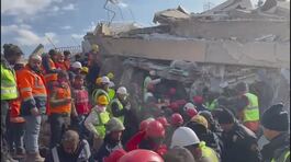 Terremoto, 25mila vittime thumbnail