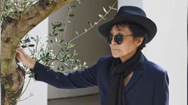 Yoko Ono compie 90 anni thumbnail