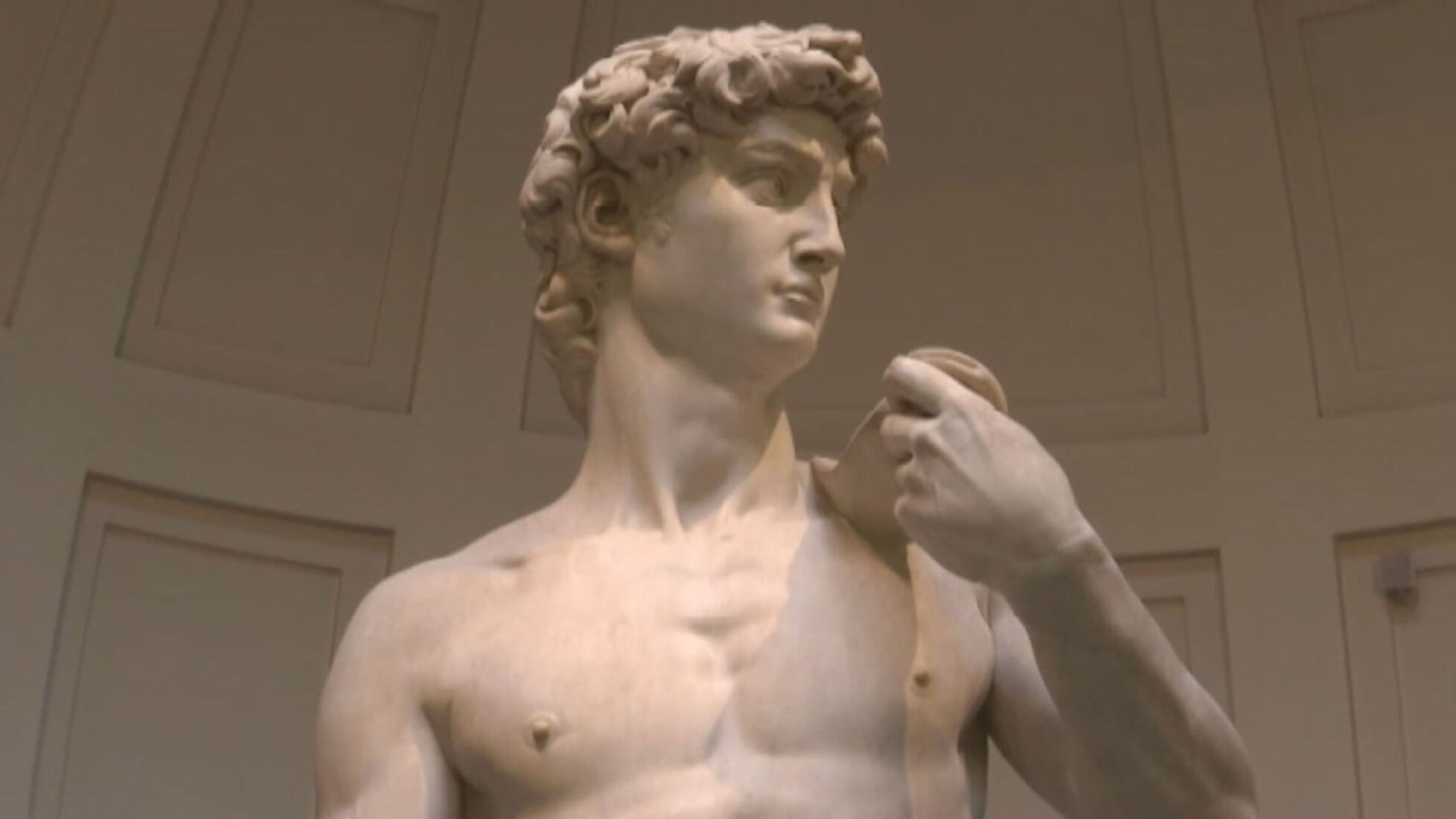 Studio Aperto: Il David è porno, prof licenziata Video | Mediaset Infinity