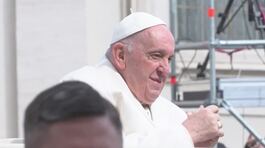 Il Papa migliora, ma dovrà riposare thumbnail