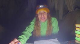 Sola nella caverna per 500 giorni thumbnail