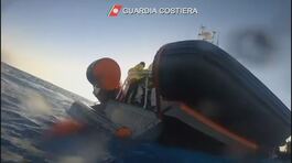 Lampedusa, 19 sbarchi in una notte thumbnail