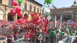 Schlein in piazza con i sindacati thumbnail