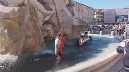 Ecoattivisti, colpita la fontana di Piazza Navona thumbnail