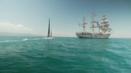 Vespucci e Luna Rossa, show in mare thumbnail