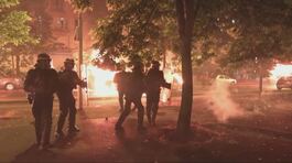 Notte di fuoco nelle banlieue thumbnail