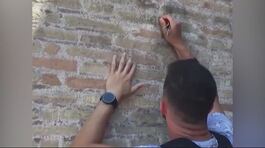 E' Ivan il vandalo del Colosseo thumbnail