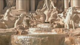 Fontana di Trevi, ancora tuffi show thumbnail