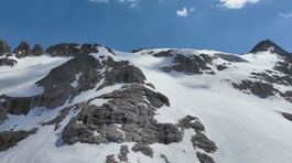 Marmolada, ghiacciaio dimezzato thumbnail