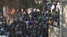 Caos e sbarchi, polveriera Lampedusa thumbnail