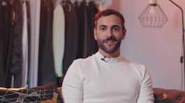 Mengoni, due vite in francese thumbnail