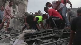 Tank a Gaza, ansia per gli ostaggi thumbnail