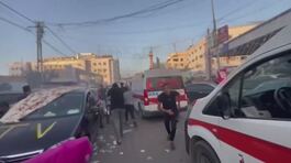 Bombe sulle ambulanze coi miliziani thumbnail