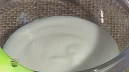 La produzione dello yogurt biologico thumbnail