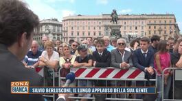 Silvio Berlusconi, il lungo applauso della sua gente thumbnail