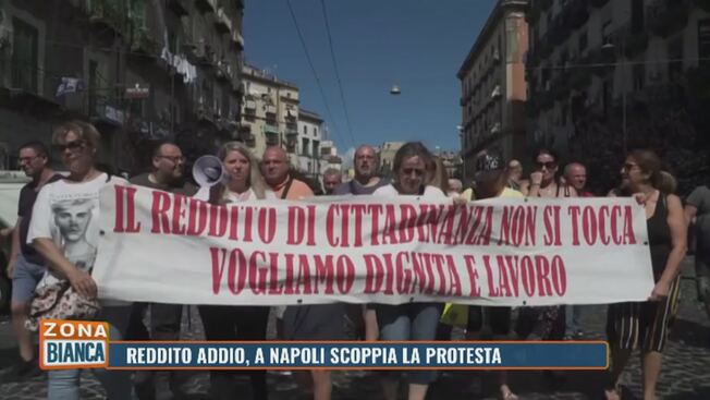 Reddito di cittadinanza addio, a Napoli scoppia la protesta - Zona bianca  Video | Mediaset Infinity