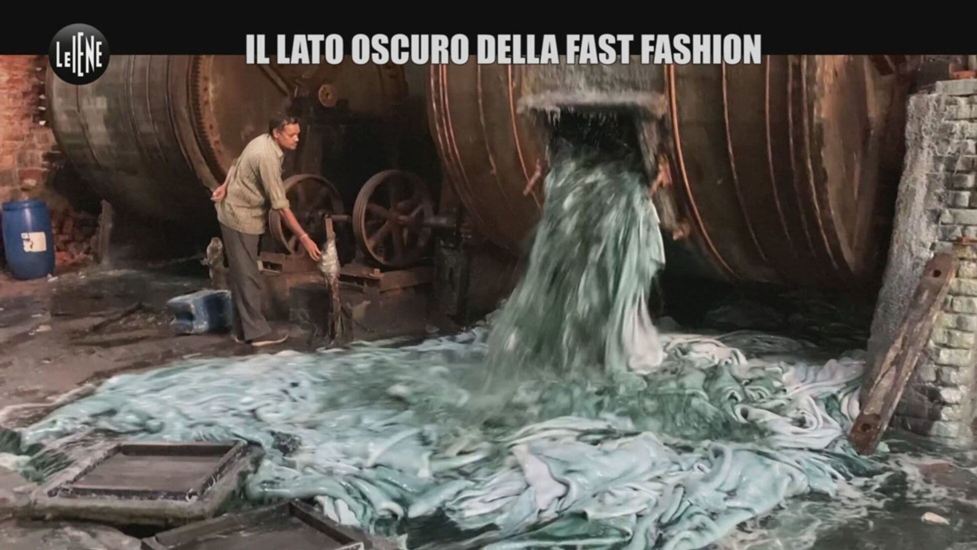 Le Iene: BARRACO: Il lato oscuro della Fast Fashion Video | Mediaset  Infinity