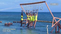 La prova leader femminile: a picco sul mare