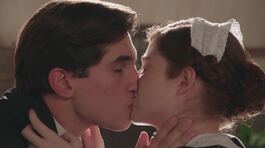 Il bacio tra Maria e Salvador thumbnail